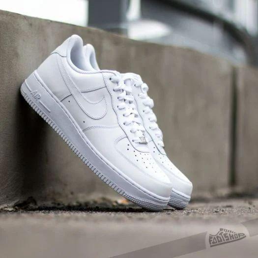 Comfortable Men’s White Casual Shoes – Stylish Sneakers for Daily Use